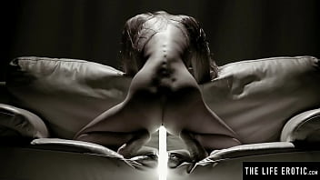 Stunning naked brunette fingerbangs herself to an intense orgasm Stunning naked brunette fingerbangs herself to an intense orgasm