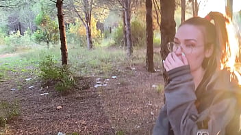 Fucking a hottie in a public park