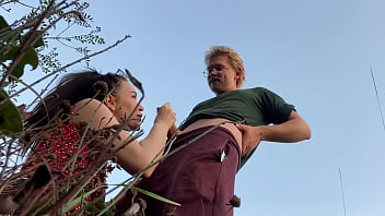 Fucking a hottie in a public park