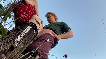 Fucking a hottie in a public park