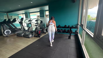 Pick up at gym big boobs girl with huge ass creampie
