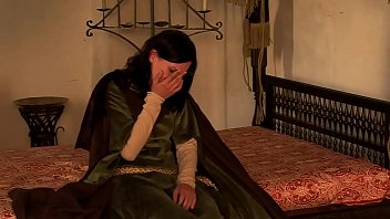 Two female servants suck the dick of the king