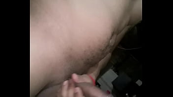 Masturbándome un poco