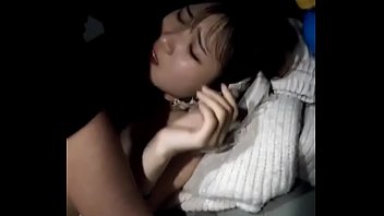 Oriental giving hot pussy in van