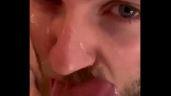 Love it when a guy has such a mind blowing orgasm that he literally can't focus on filming anymore and drops the camera i