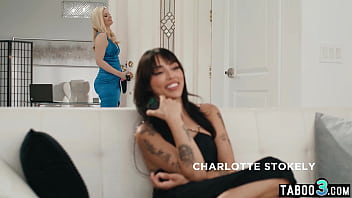 Neglected cougar blondie licked and fingered by her latin gf