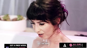 2 stepsisters reminisce about the past with tub fuck