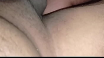 Que rico la chupe la trigueña y deja que jueguen con su rico culo grande