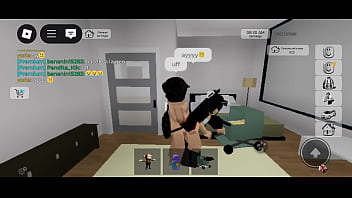 Mi vesina viene y quiere pene