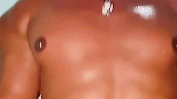 Greluda gosta de pau na pele