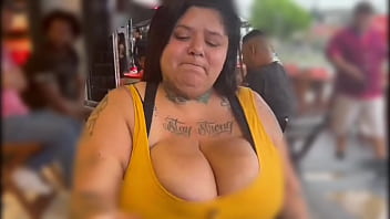 Meu namorado controlou meu brinquedinho em publico mary jhuana