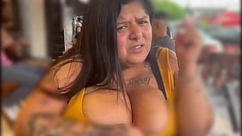 Meu namorado controlou meu brinquedinho em publico mary jhuana