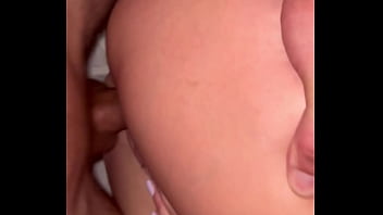 Ele estorou minha buceta ai que delícia