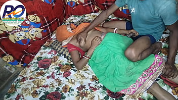 Amazing sex with village bhabhi in green saree blouse pussy and anal hindi canoe ready