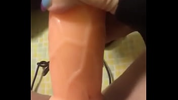 Gioco con il mio dildo belocementw