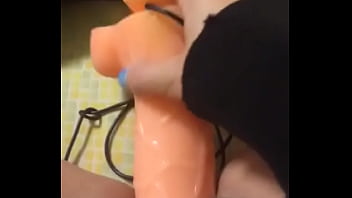 Gioco con il mio dildo belocementw