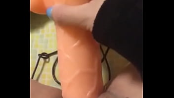 Gioco con il mio dildo belocementw
