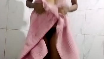 Best video ever amazing bathing and pissing video