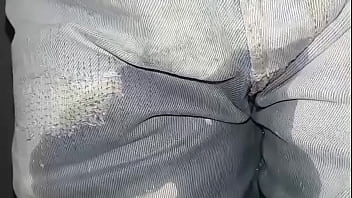 Pantalones orinados con pañal de tela y día doble orgasmo