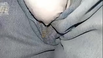 Pantalones orinados con pañal de tela y día doble orgasmo