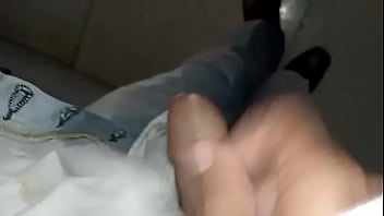 Pantalones orinados con pañal de tela y día doble orgasmo
