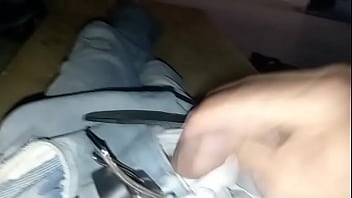 Pantalones orinados con pañal de tela y día doble orgasmo