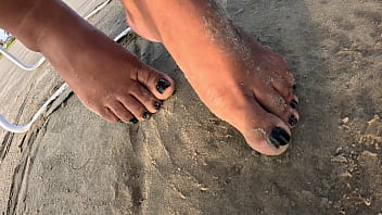 Solinhas molhadas na pés suadinhos que vão te deixar louco de tesão