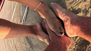 Solinhas molhadas na pés suadinhos que vão te deixar louco de tesão