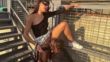 Marido faz esposa de corna no trabalho com novinha