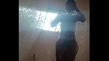 Crazybitch having fun with her dildo whiles bathing