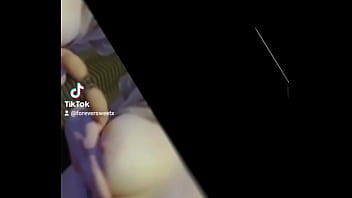 Trailer foreversweetx chica masturbandose en chat con desconocido