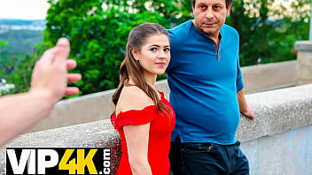 Hunt4k après une petite colère un homme permet à un riche inconnu de baiser Hunt4k après une petite colère un homme permet à un riche inconnu de baiser