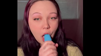 Taylor petrova slobbers all over dildo