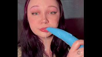 Taylor petrova slobbers all over dildo