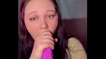Taylor petrova slobbers all over dildo