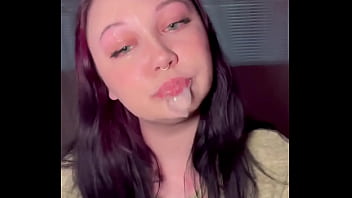 Taylor petrova slobbers all over dildo