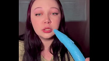 Taylor petrova slobbers all over dildo