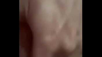 Mira que rico me masturbo en casita con mis ricos deditos adentro de mi vagina mexicana caliente