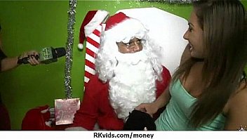 Amateur chick takes money for a fuck 2