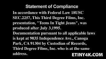 Couple fuck and cumming on her butt