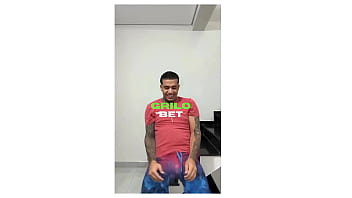 Cuzinho gostoso da novinha