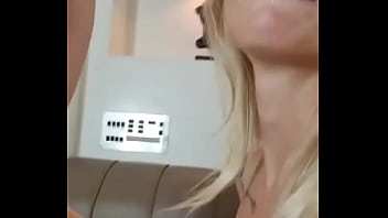 O que começou quente no uber pegou fogo no quarto tesão demais em ver meu maridinho debaixo dessa bunda enorme da bia