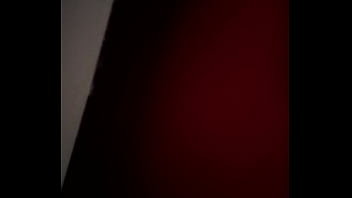 Arrivée à la darkroom pour un dogging à l'aveugle tu veux voir la suite