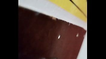 Arrivée à la darkroom pour un dogging à l'aveugle tu veux voir la suite