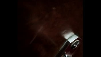 Arrivée à la darkroom pour un dogging à l'aveugle tu veux voir la suite