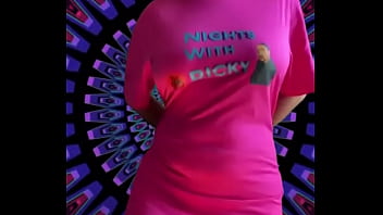 Reeses pieces bounce when she walk