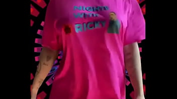 Reeses pieces bounce when she walk