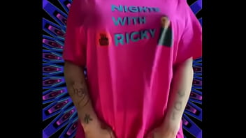 Reeses pieces bounce when she walk