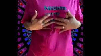 Reeses pieces bounce when she walk