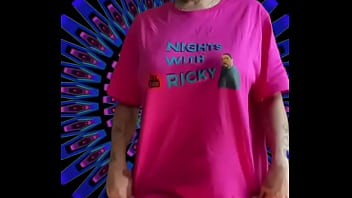 Reeses pieces bounce when she walk